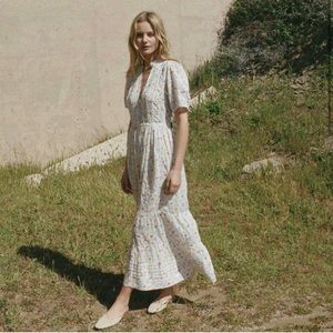 Doen Hathaway in Spring Bouquet